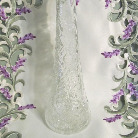 Vintage Libbey Of Canada Clear Glass Embossed Leaf Bud Vase 9" - Picture 4 of 15